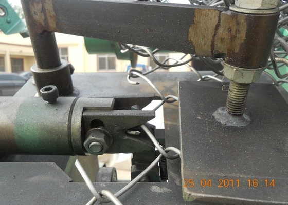 จีน เครื่องเชื่อมรั้วโซ่ 100x100mm กึ่งอัตโนมัติ 9.5kw ผู้ผลิต