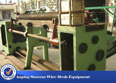 จีน Green Hexagonal Wire Netting Machine สำหรับลวดตาข่ายขนาด 3/4 &amp;#39;&amp;#39; ที่มีประสิทธิภาพสูง ผู้ผลิต