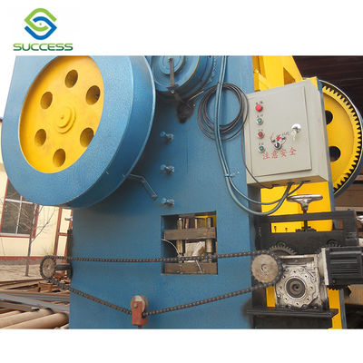 จีน 2.5-3.5m/Min เครื่องเชื่อมรั้วที่ควบคุมโดย PLC ด้วยการเชื่อม 1.0-3.0mm ผู้ผลิต